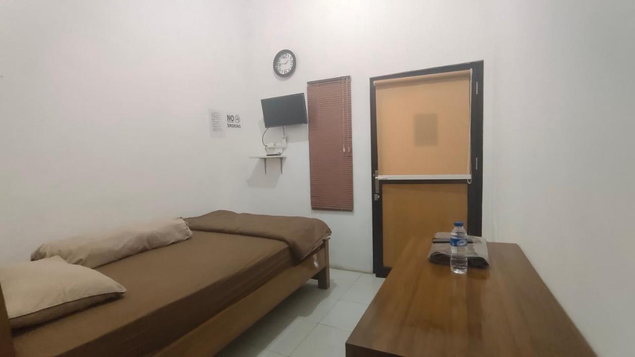 Oyo 90157 Griya Andon Syariah Hotel Cirebon Ngoại thất bức ảnh